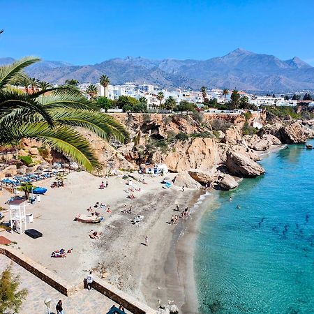 Renovated Apartment On Beachside With Pool Nerja Eksteriør bilde