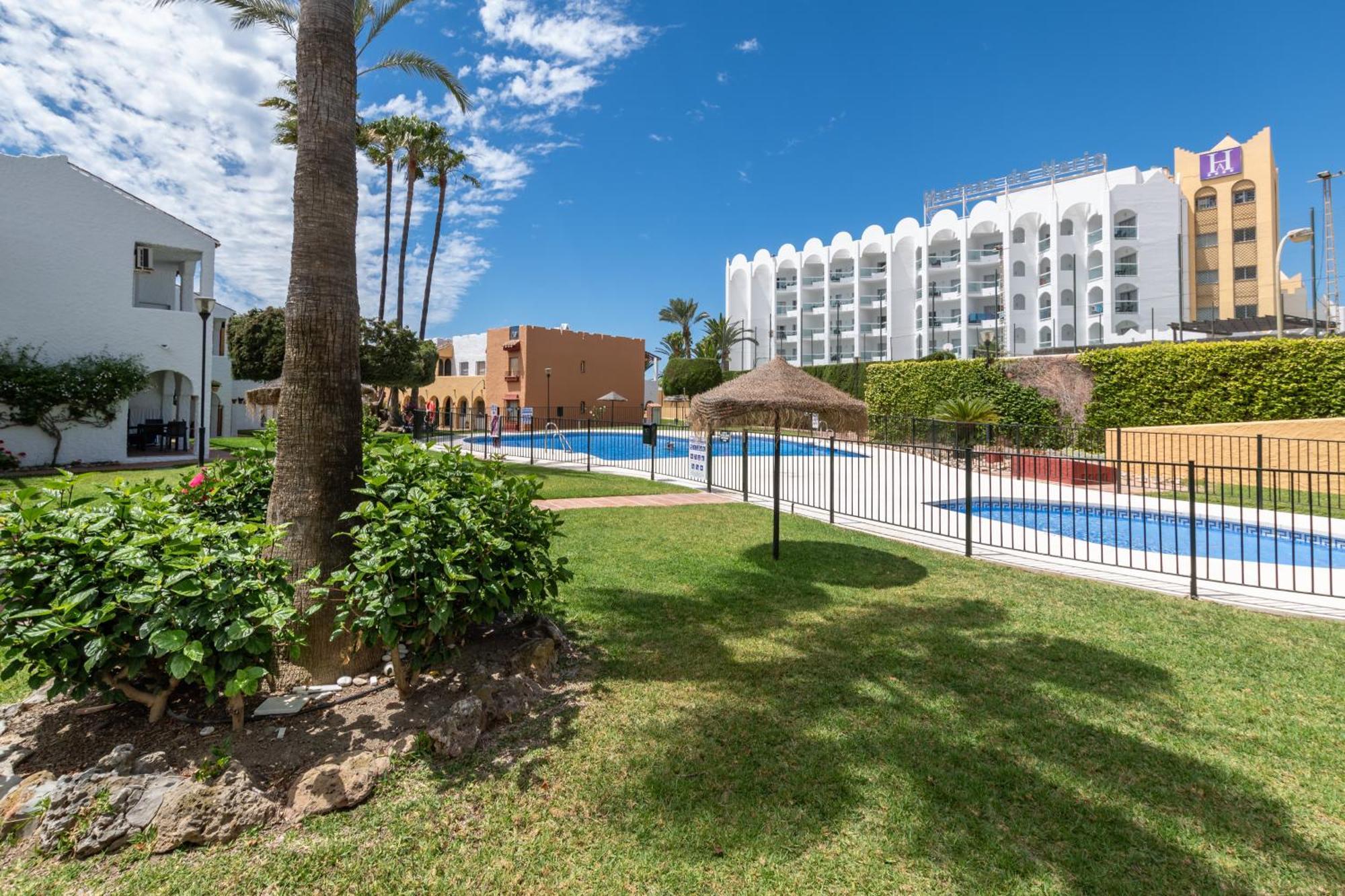 Renovated Apartment On Beachside With Pool Nerja Eksteriør bilde
