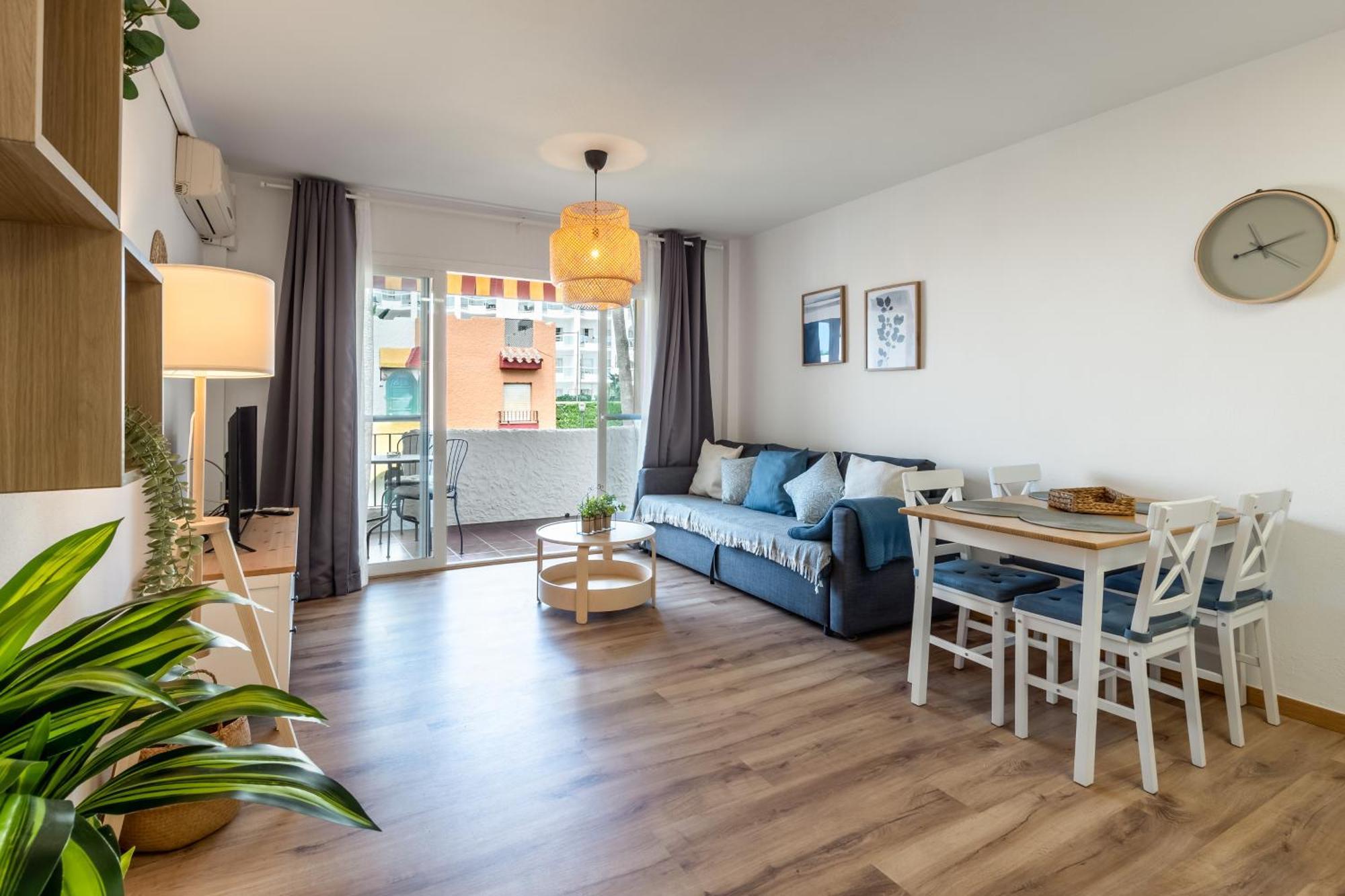 Renovated Apartment On Beachside With Pool Nerja Eksteriør bilde