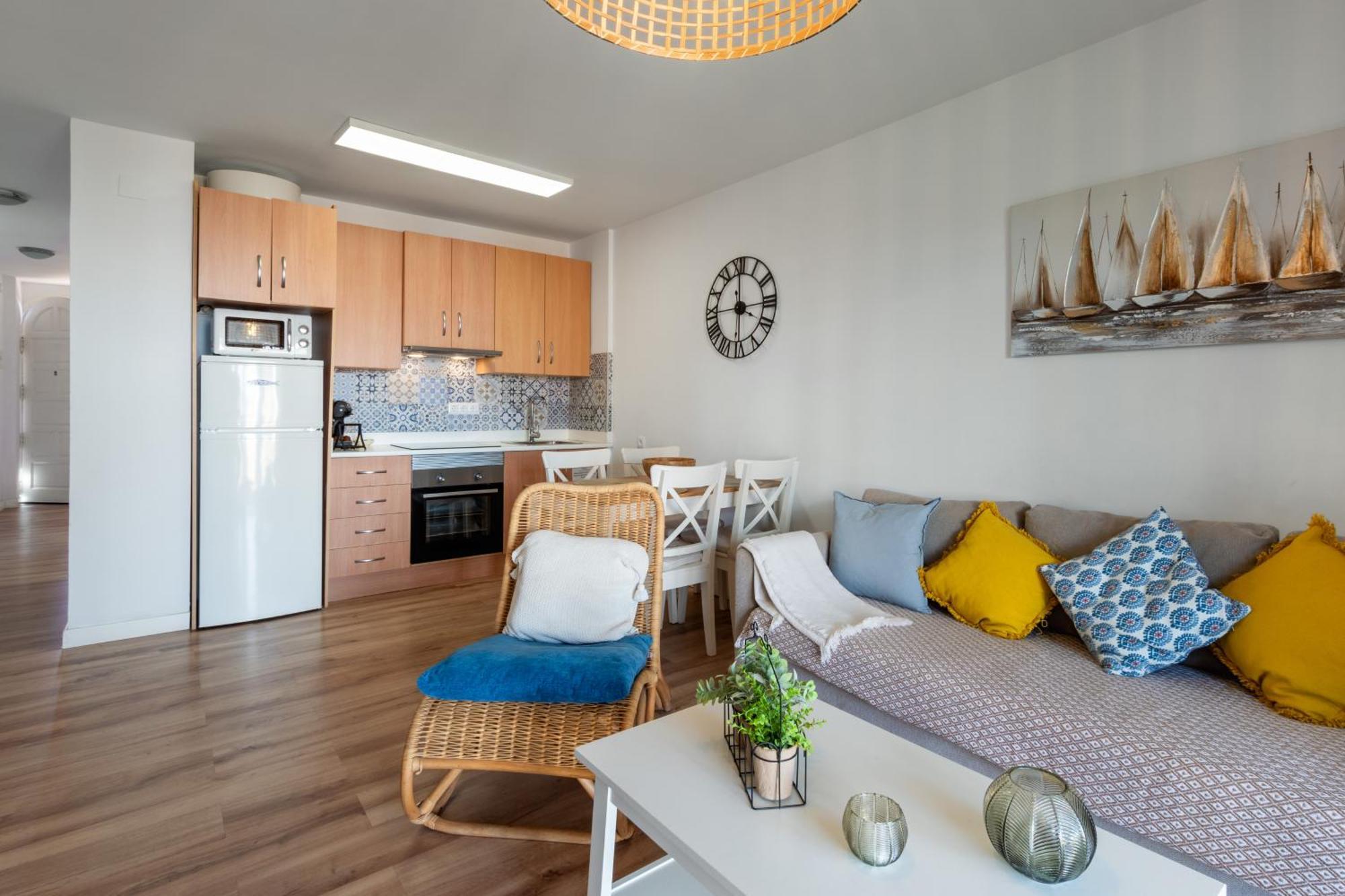 Renovated Apartment On Beachside With Pool Nerja Eksteriør bilde