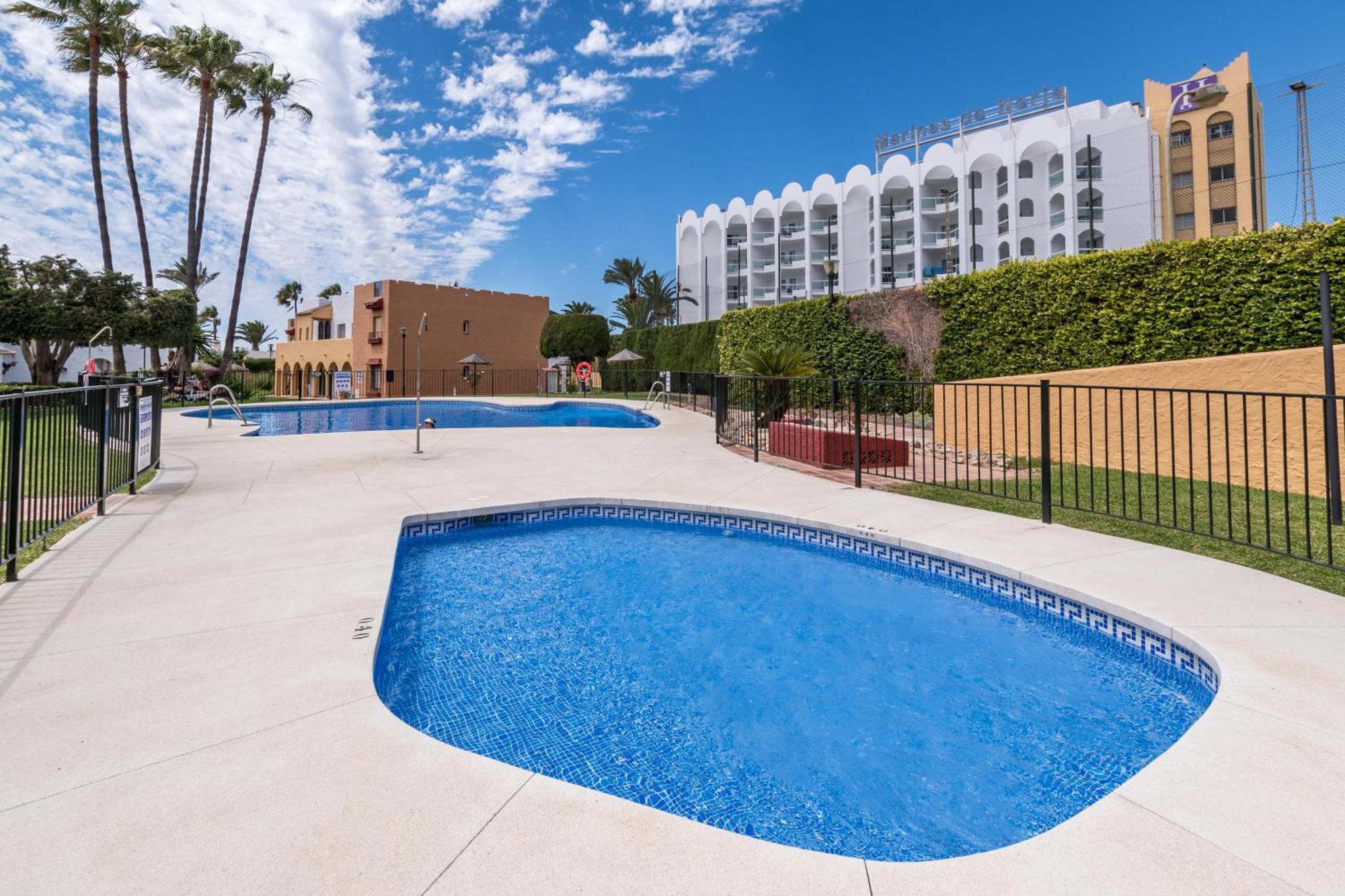 Renovated Apartment On Beachside With Pool Nerja Eksteriør bilde
