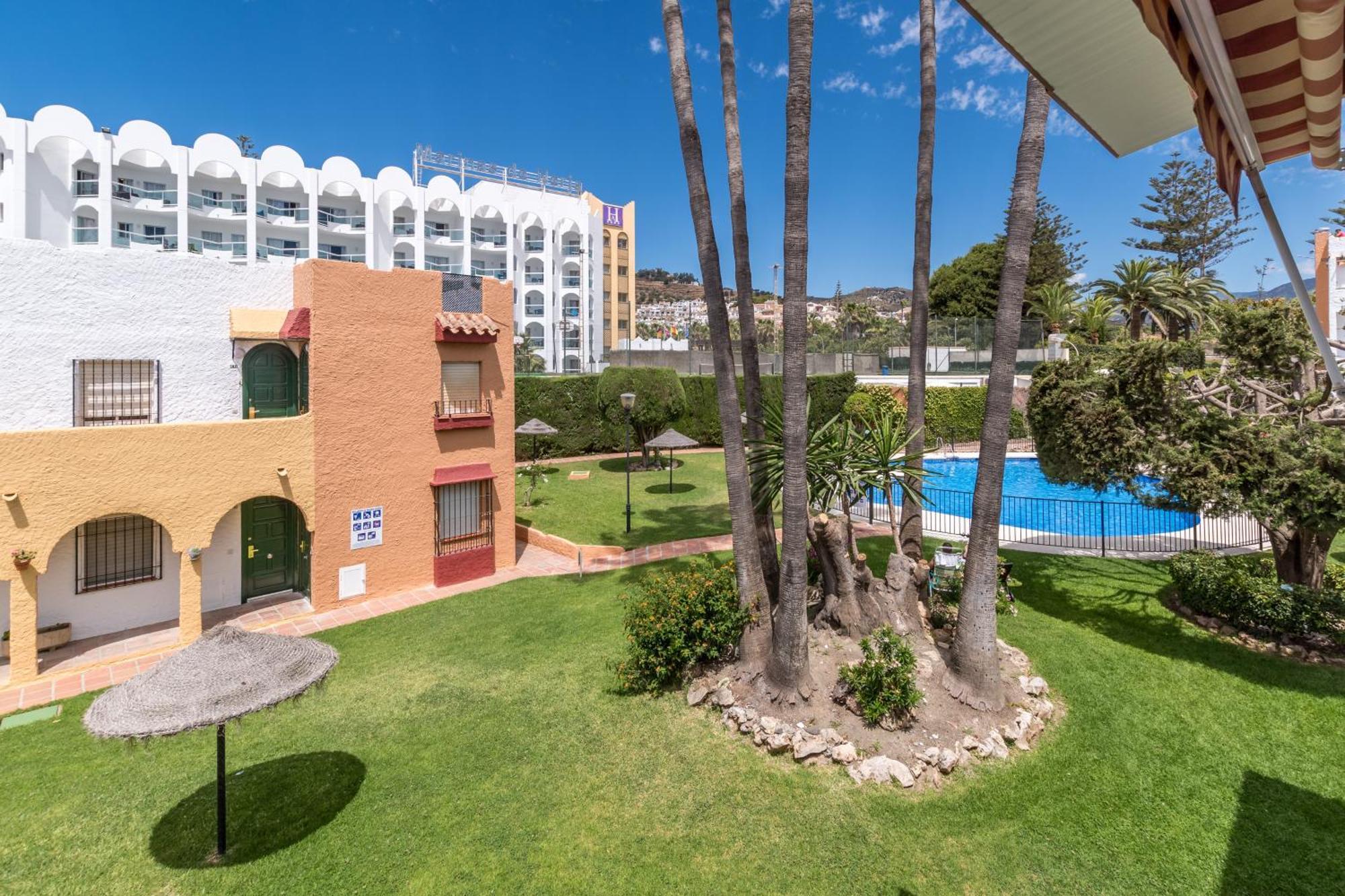 Renovated Apartment On Beachside With Pool Nerja Eksteriør bilde