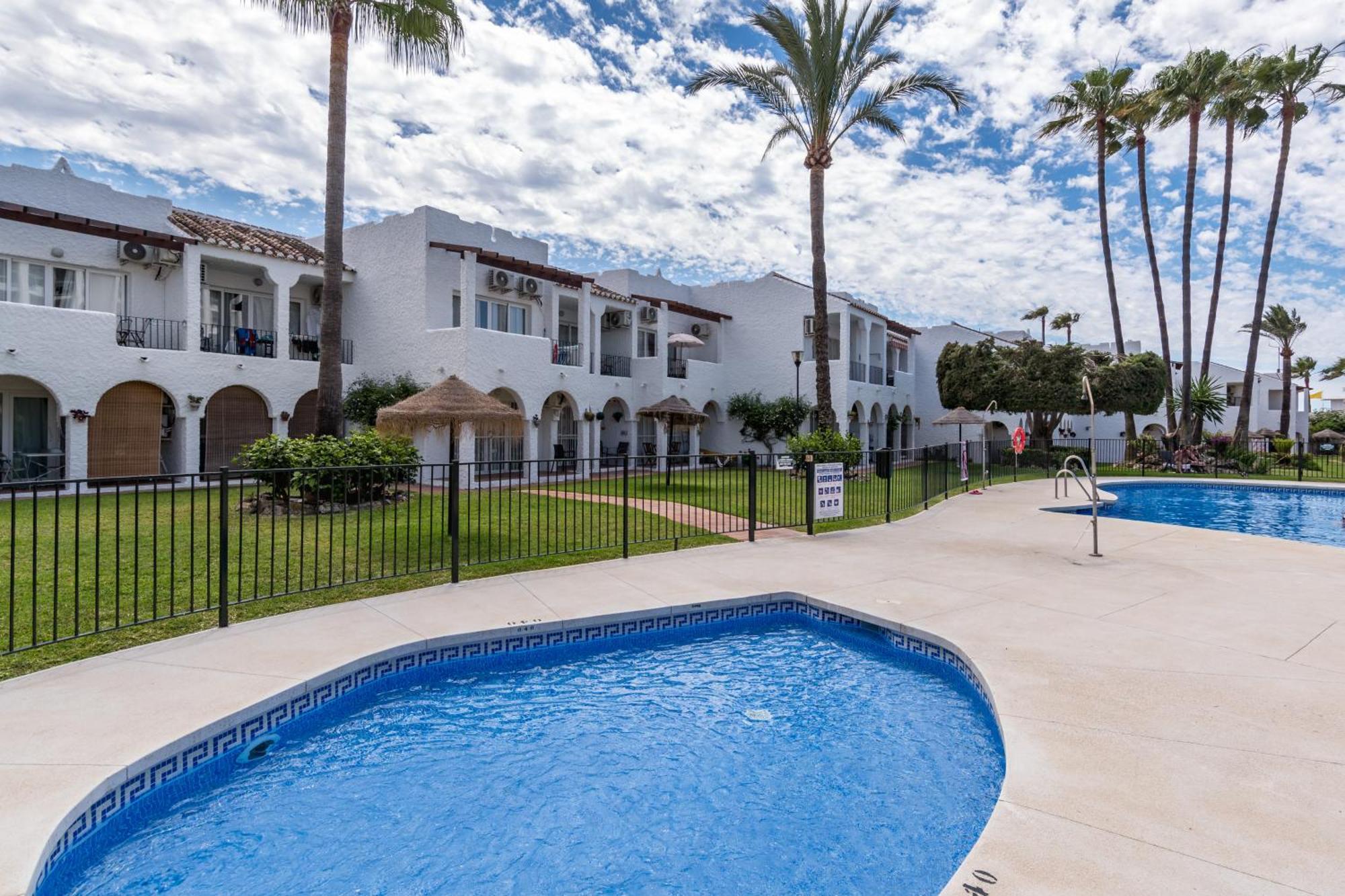 Renovated Apartment On Beachside With Pool Nerja Eksteriør bilde